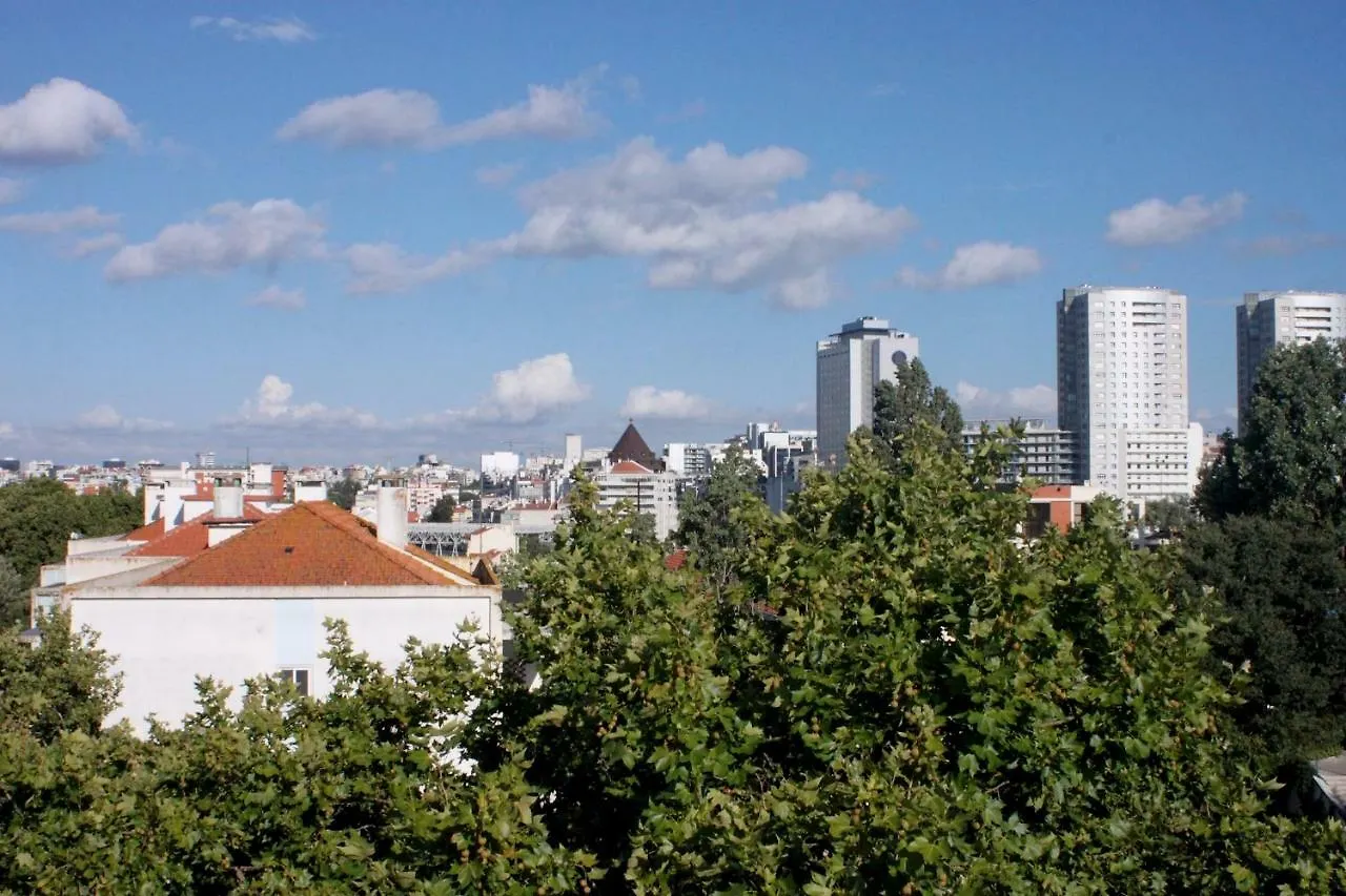 Daire Houze_City Center, 5 Rooms Flat W/ Sunny Terrace Lisboa